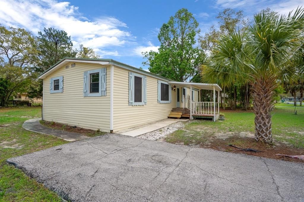 For Sale: $163,000 (3 beds, 2 baths, 1344 Square Feet)