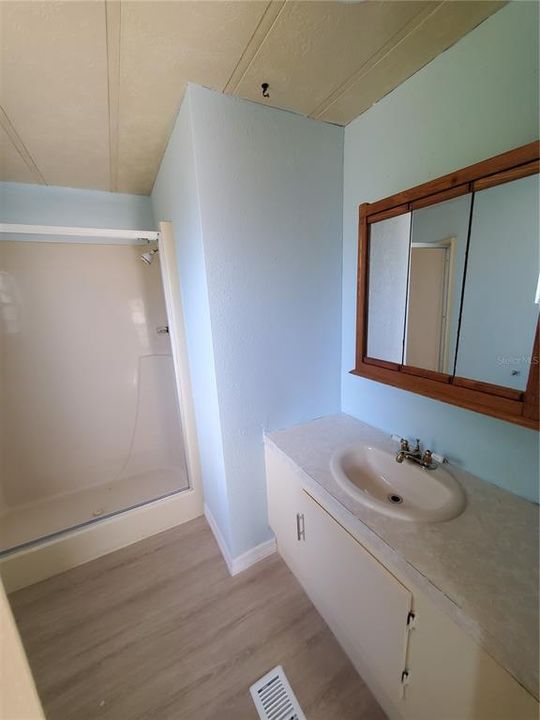 For Sale: $163,000 (3 beds, 2 baths, 1344 Square Feet)