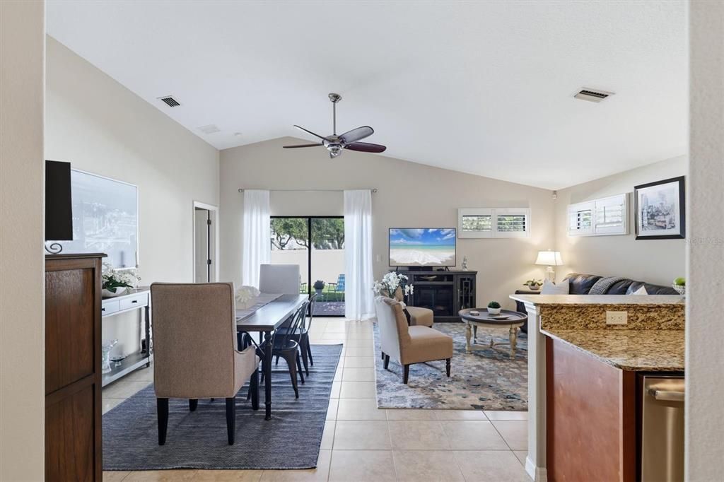 Active With Contract: $375,000 (2 beds, 2 baths, 1385 Square Feet)