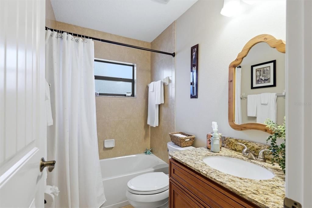 Active With Contract: $375,000 (2 beds, 2 baths, 1385 Square Feet)