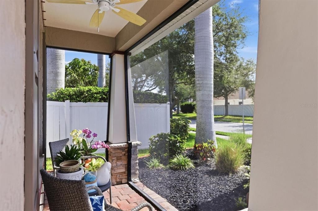 Active With Contract: $375,000 (2 beds, 2 baths, 1385 Square Feet)