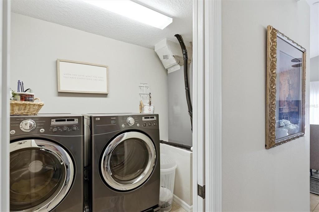 Active With Contract: $375,000 (2 beds, 2 baths, 1385 Square Feet)