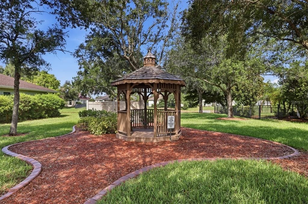 Active With Contract: $375,000 (2 beds, 2 baths, 1385 Square Feet)