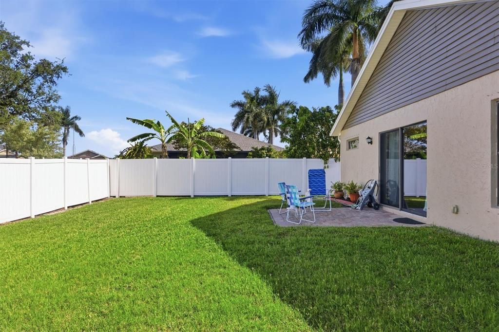 Active With Contract: $375,000 (2 beds, 2 baths, 1385 Square Feet)
