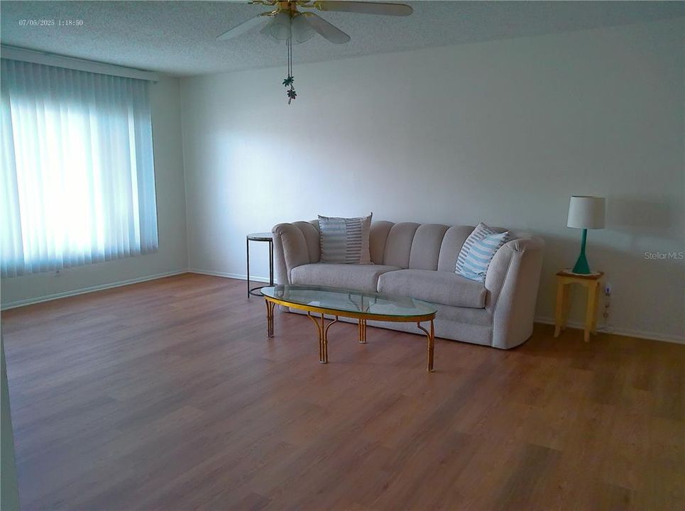 For Sale: $198,000 (2 beds, 2 baths, 1400 Square Feet)