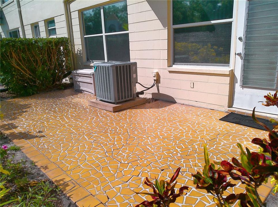 For Sale: $198,000 (2 beds, 2 baths, 1400 Square Feet)