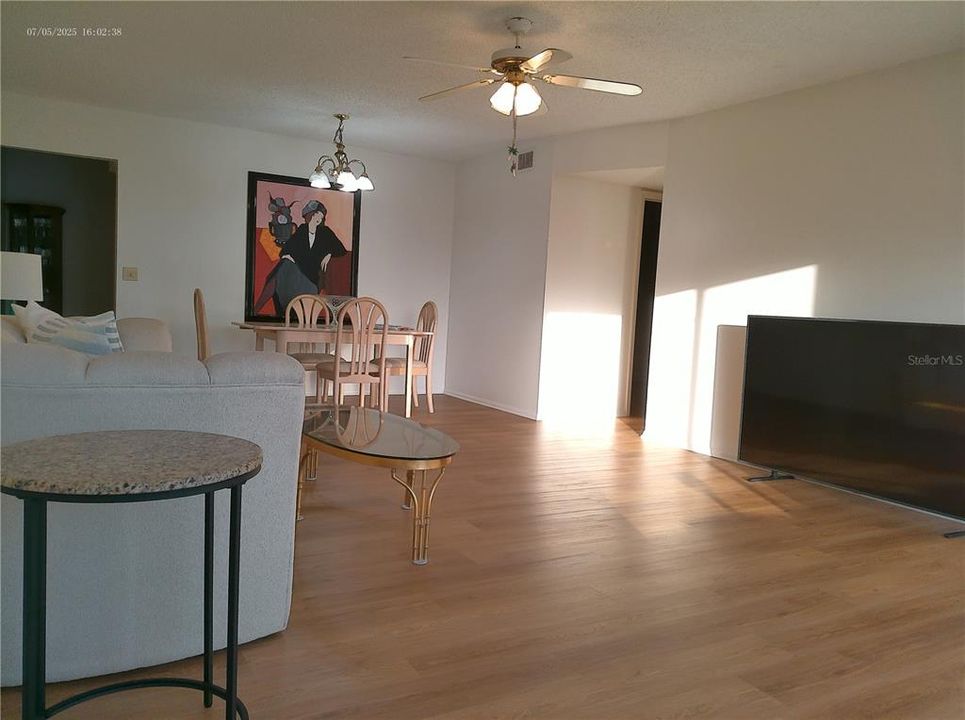 For Sale: $198,000 (2 beds, 2 baths, 1400 Square Feet)