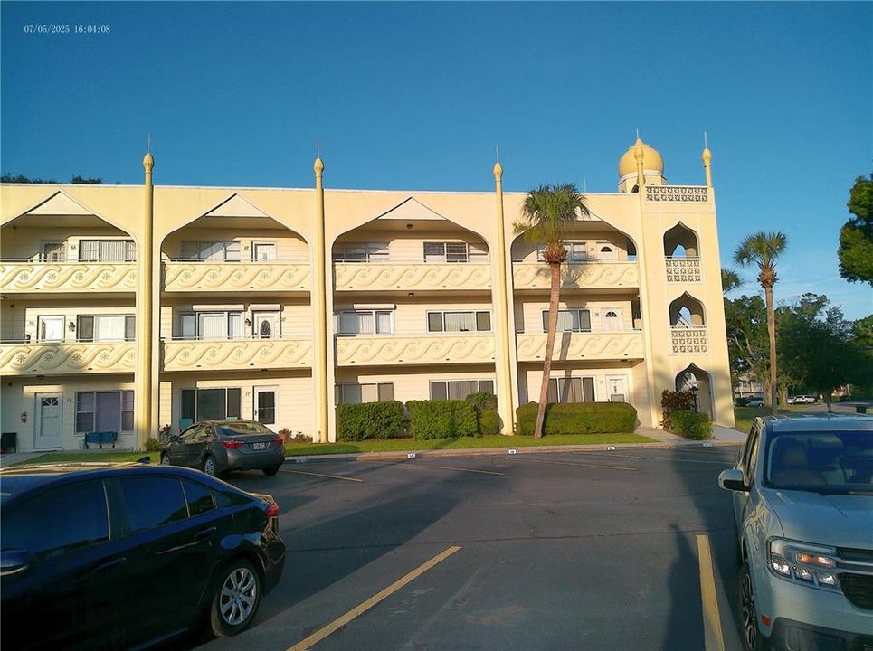 For Sale: $198,000 (2 beds, 2 baths, 1400 Square Feet)