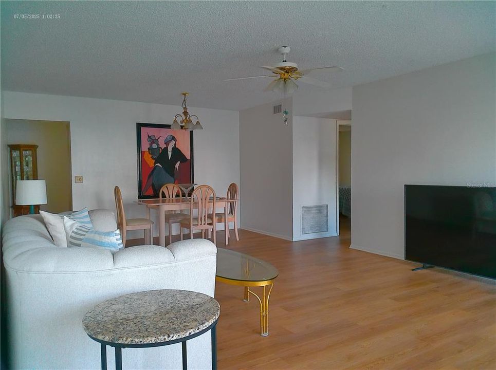 For Sale: $198,000 (2 beds, 2 baths, 1400 Square Feet)