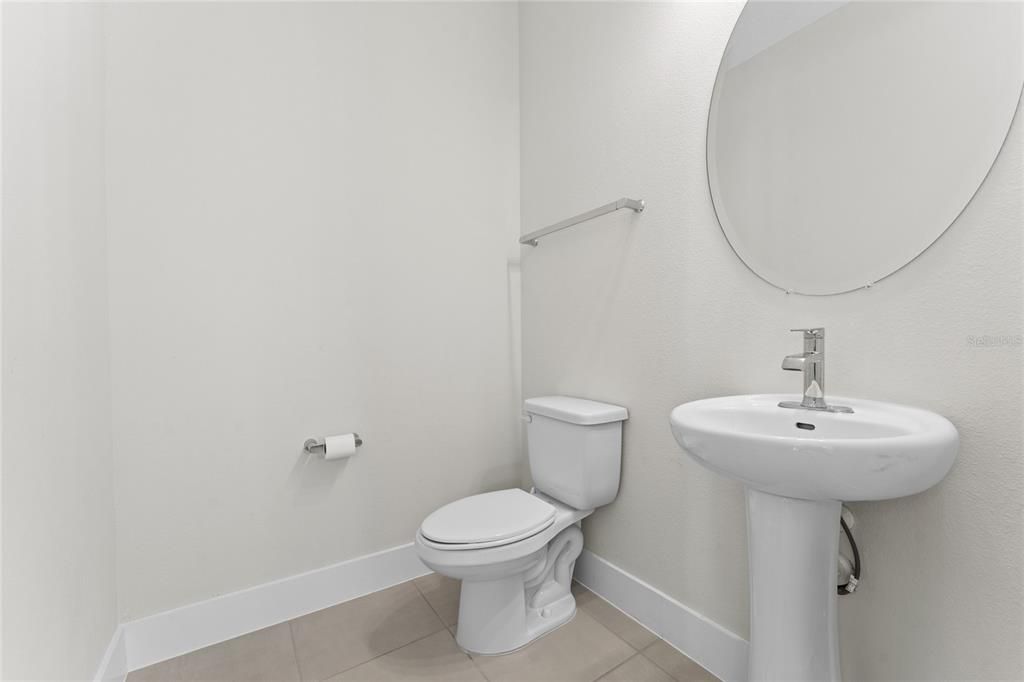 For Rent: $3,200 (3 beds, 2 baths, 1964 Square Feet)