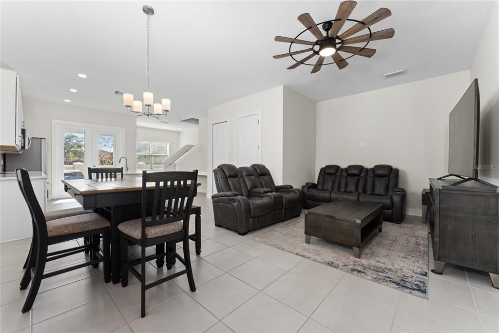 For Rent: $3,200 (3 beds, 2 baths, 1964 Square Feet)