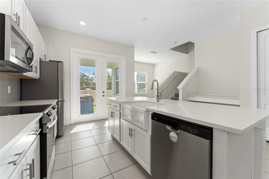 For Rent: $3,200 (3 beds, 2 baths, 1964 Square Feet)