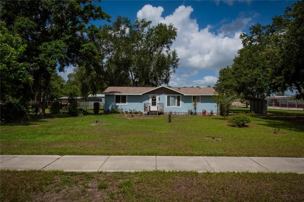 For Sale: $319,900 (3 beds, 2 baths, 1200 Square Feet)