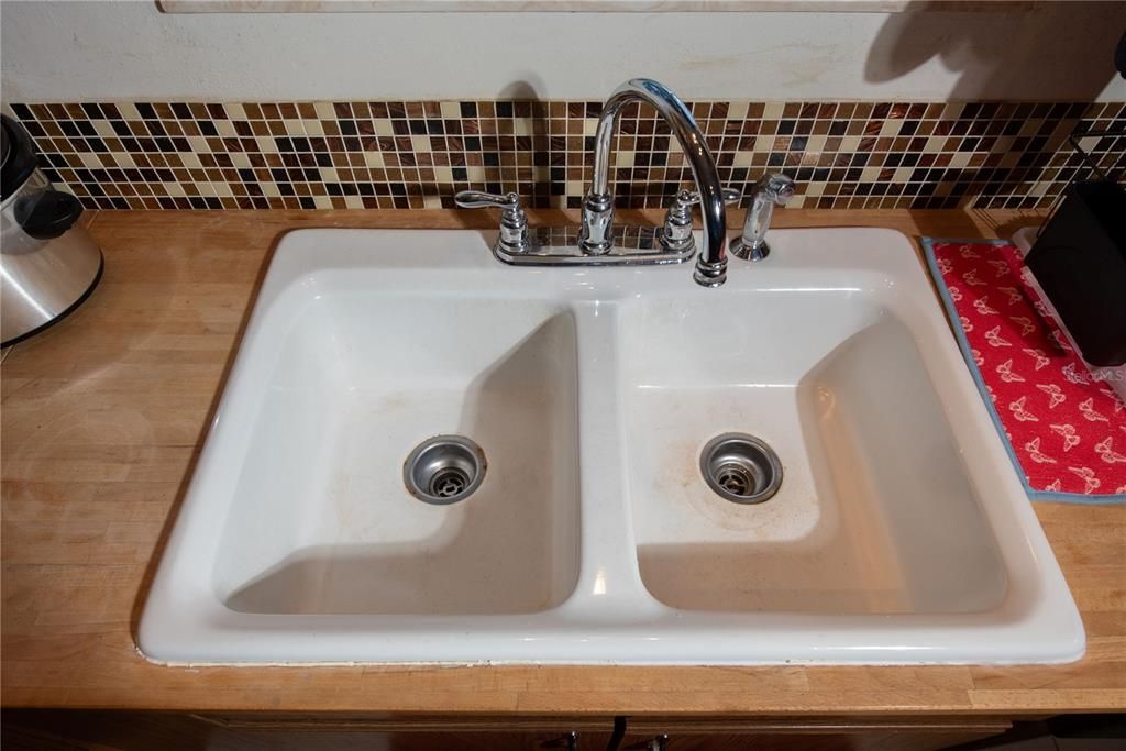 For Sale: $319,900 (3 beds, 2 baths, 1200 Square Feet)