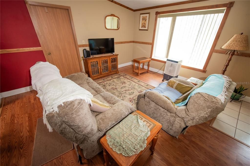 For Sale: $319,900 (3 beds, 2 baths, 1200 Square Feet)