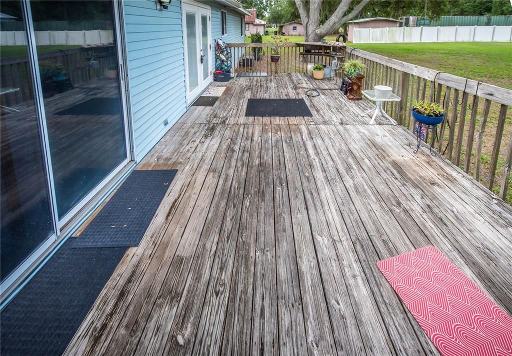 For Sale: $319,900 (3 beds, 2 baths, 1200 Square Feet)
