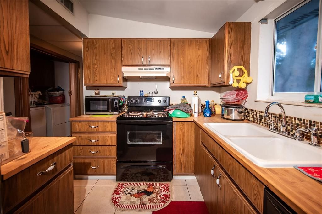 For Sale: $319,900 (3 beds, 2 baths, 1200 Square Feet)