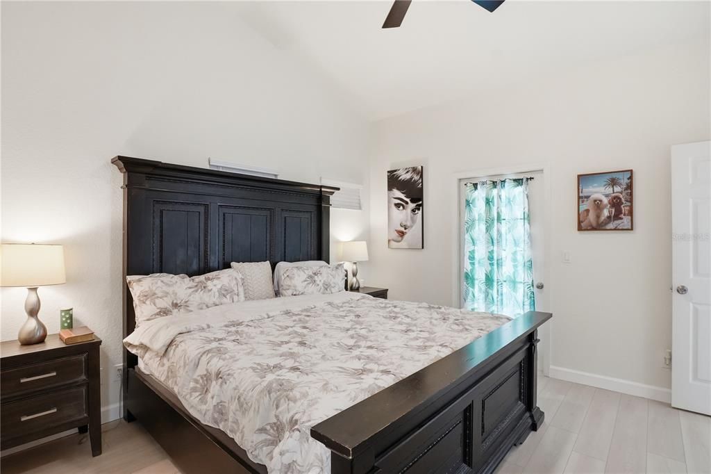 For Sale: $232,000 (2 beds, 2 baths, 1346 Square Feet)