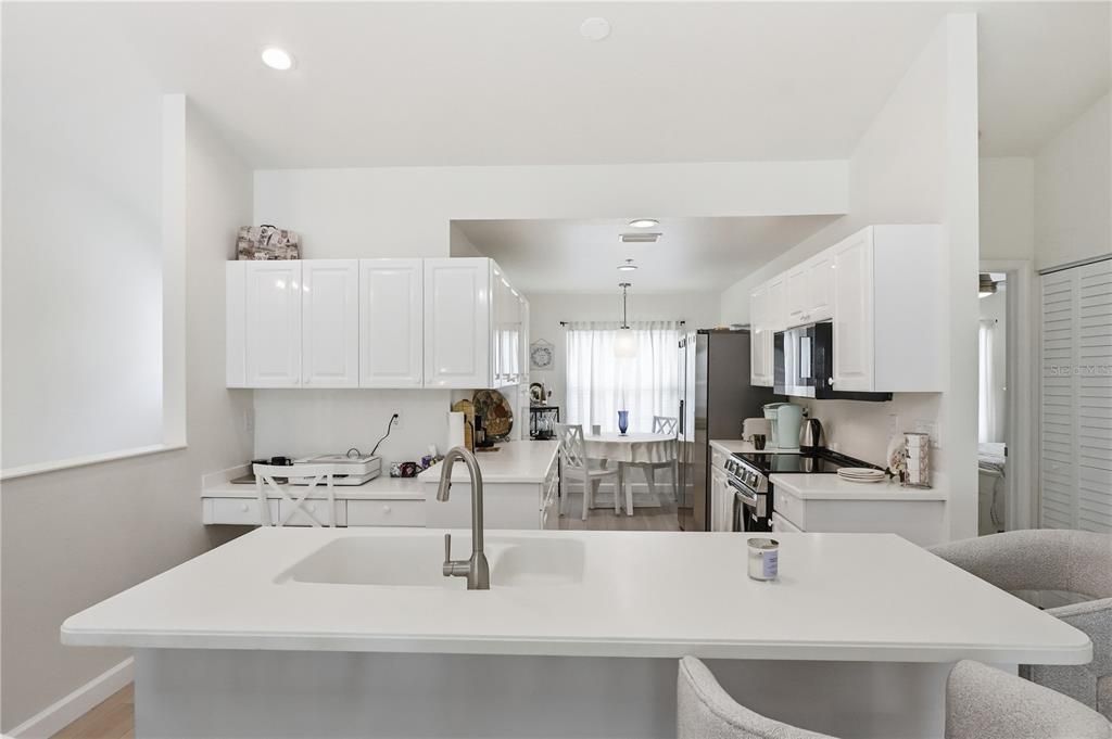 For Sale: $232,000 (2 beds, 2 baths, 1346 Square Feet)