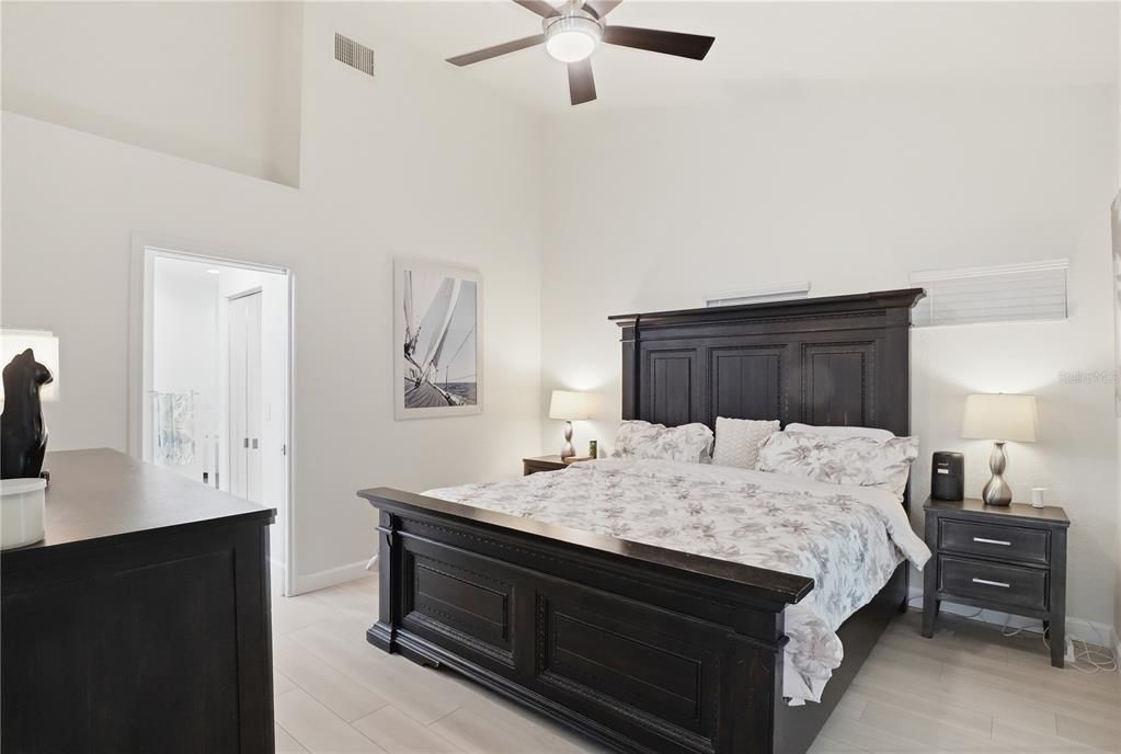 For Sale: $232,000 (2 beds, 2 baths, 1346 Square Feet)