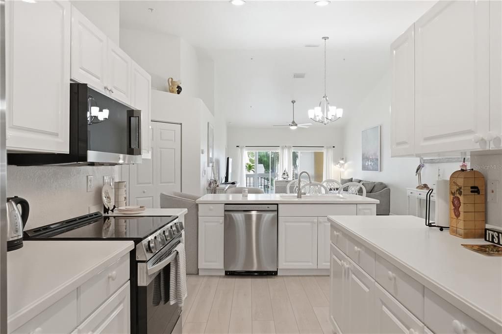 For Sale: $232,000 (2 beds, 2 baths, 1346 Square Feet)