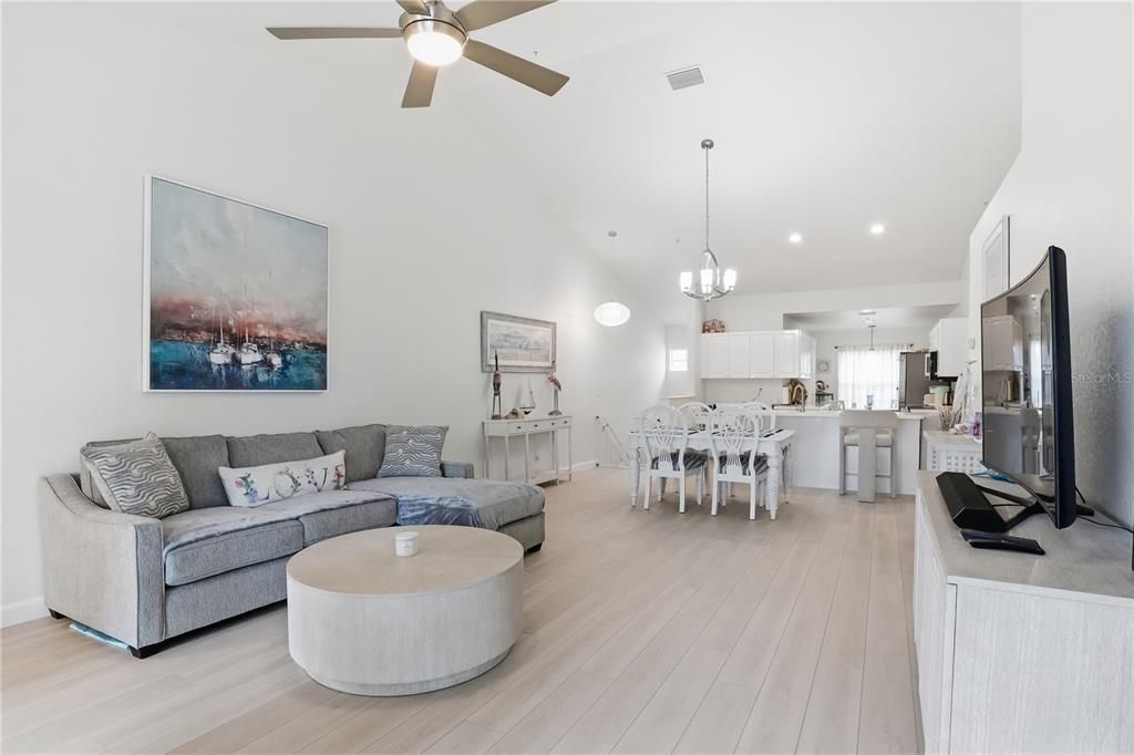 For Sale: $232,000 (2 beds, 2 baths, 1346 Square Feet)