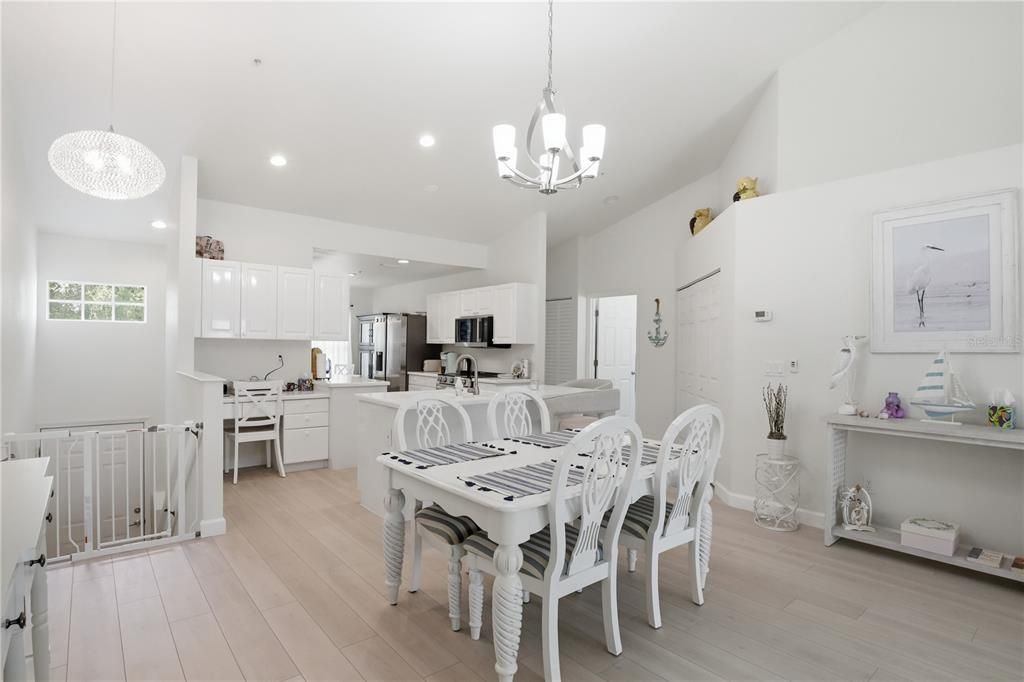 For Sale: $232,000 (2 beds, 2 baths, 1346 Square Feet)