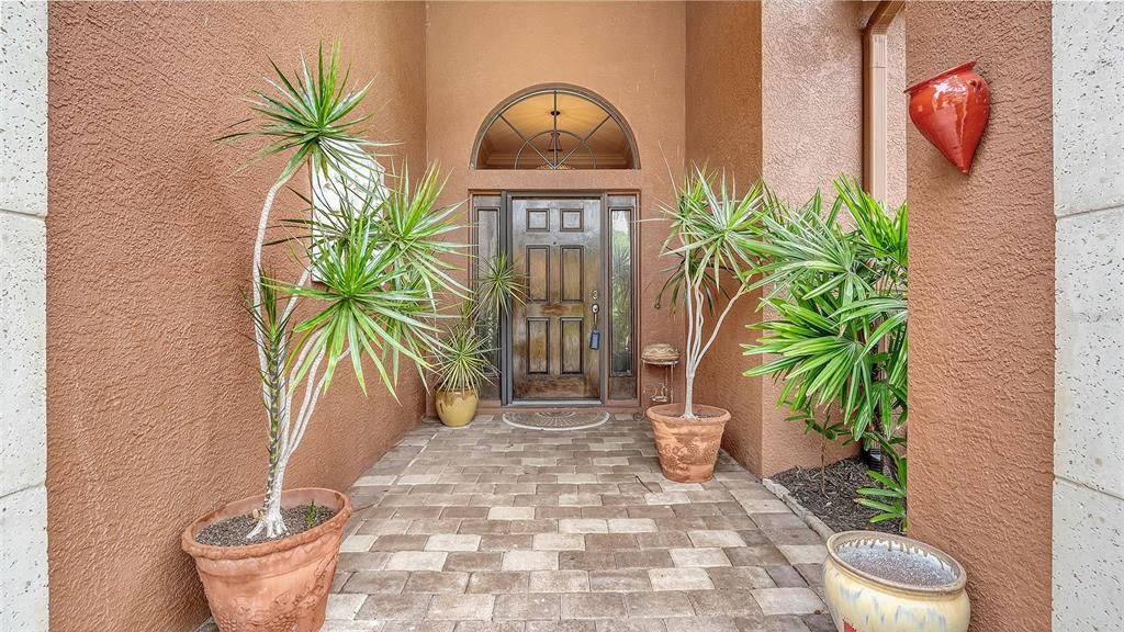 En Venta: $749,900 (2 camas, 2 baños, 2489 Pies cuadrados)