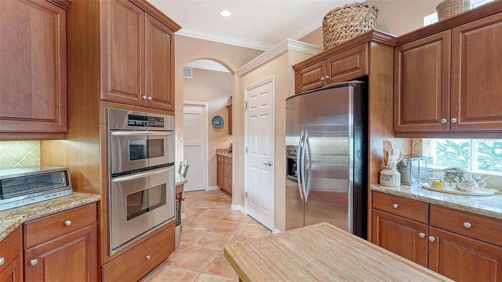 En Venta: $749,900 (2 camas, 2 baños, 2489 Pies cuadrados)