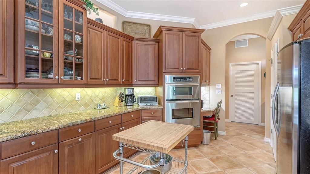 En Venta: $749,900 (2 camas, 2 baños, 2489 Pies cuadrados)
