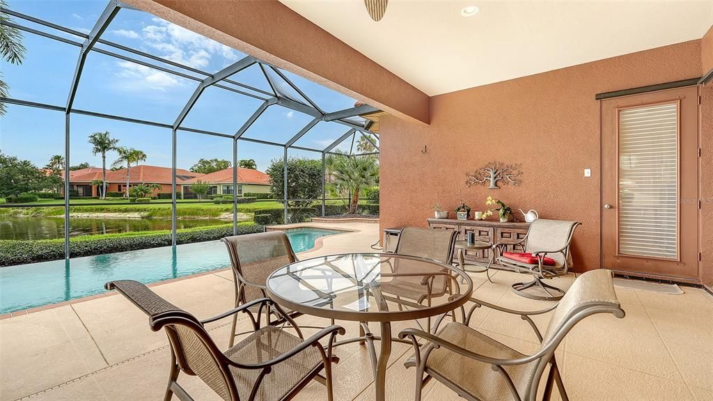 En Venta: $749,900 (2 camas, 2 baños, 2489 Pies cuadrados)