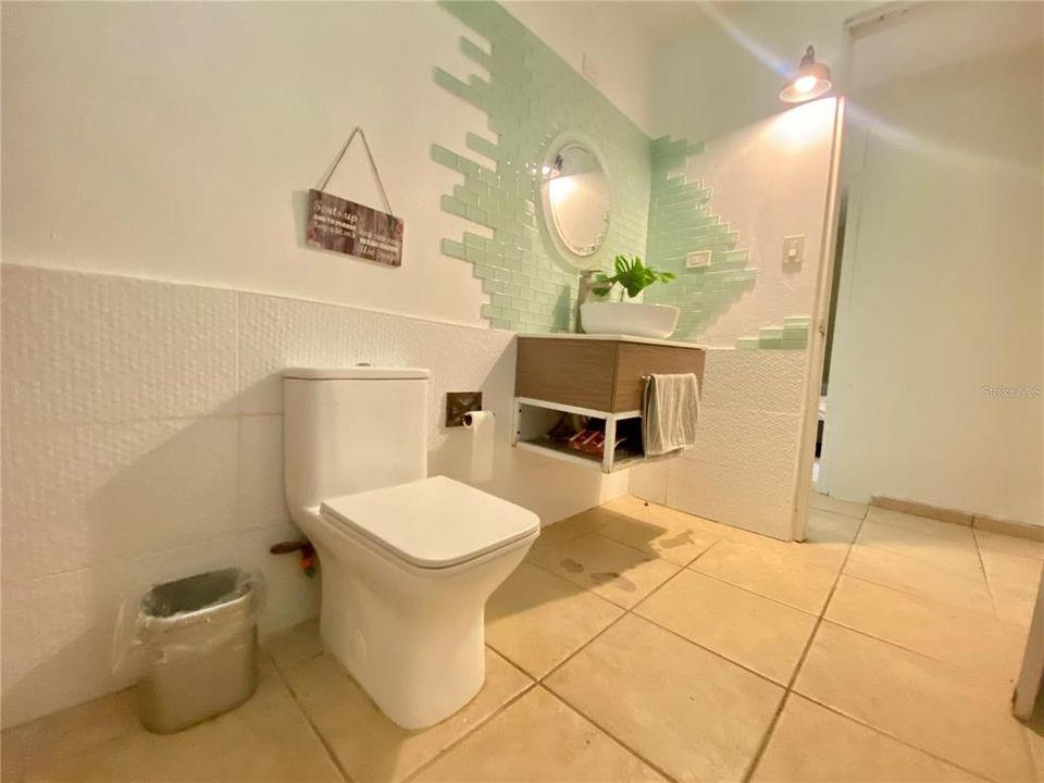 En Venta: $225,000 (4 camas, 2 baños, 5780 Pies cuadrados)