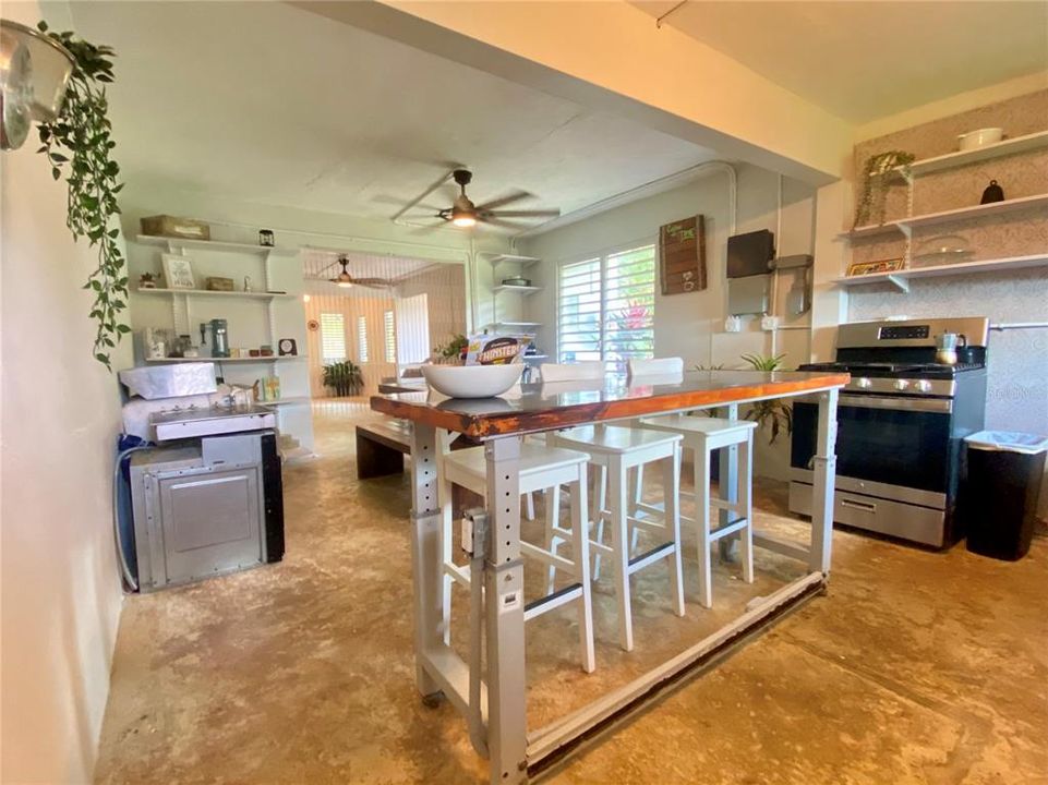En Venta: $225,000 (4 camas, 2 baños, 5780 Pies cuadrados)