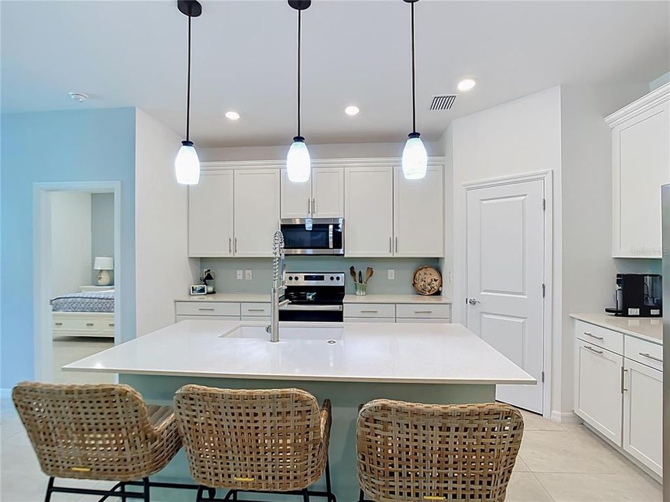 For Sale: $424,000 (3 beds, 2 baths, 1661 Square Feet)