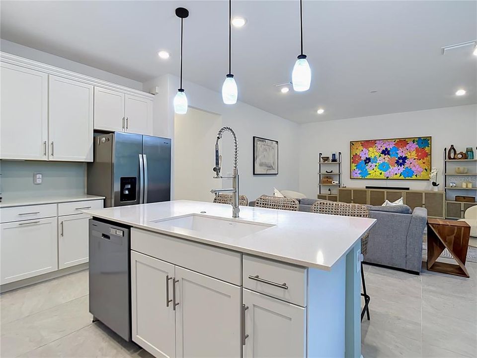 For Sale: $424,000 (3 beds, 2 baths, 1661 Square Feet)