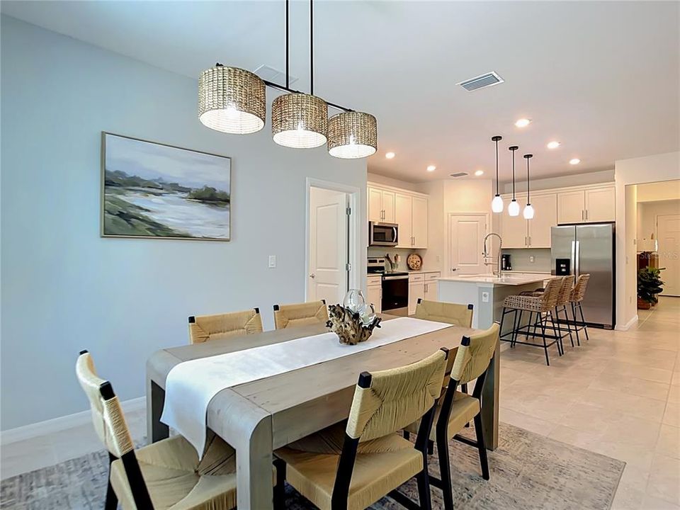 For Sale: $424,000 (3 beds, 2 baths, 1661 Square Feet)