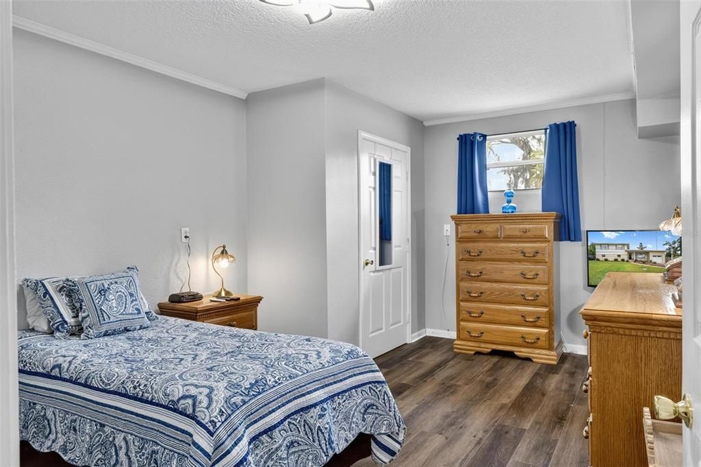 Activo con contrato: $349,900 (4 camas, 3 baños, 2342 Pies cuadrados)