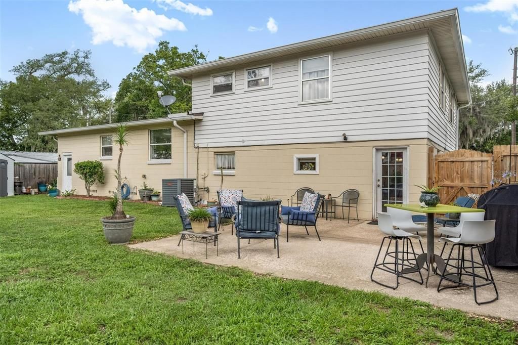 Activo con contrato: $349,900 (4 camas, 3 baños, 2342 Pies cuadrados)