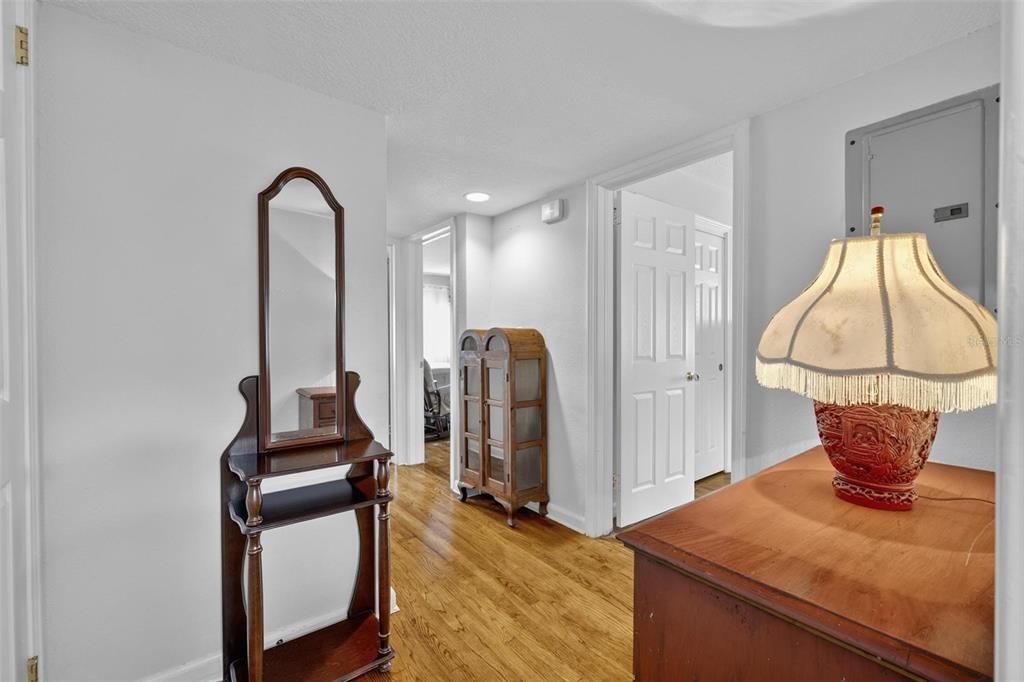 Activo con contrato: $349,900 (4 camas, 3 baños, 2342 Pies cuadrados)
