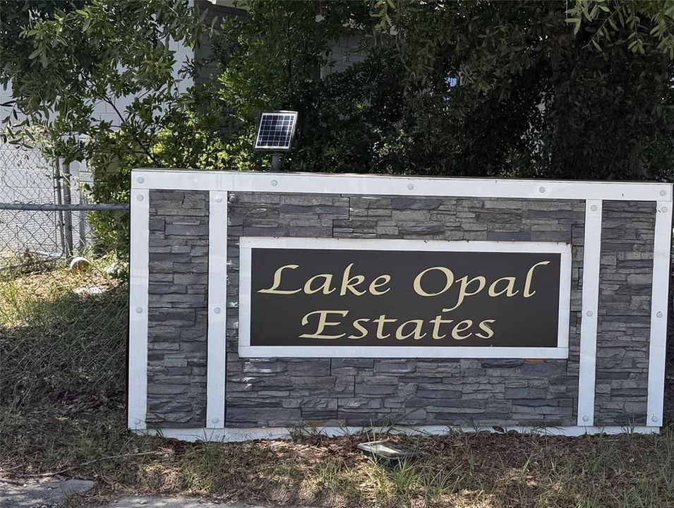For Sale: $289,000 (3 beds, 2 baths, 1200 Square Feet)