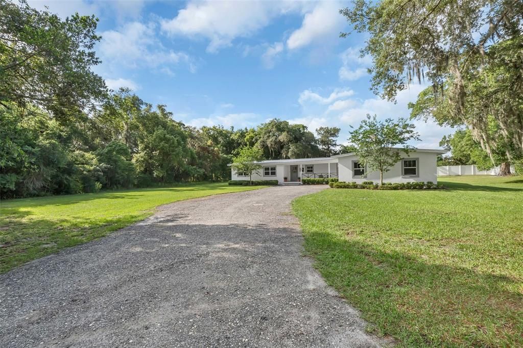 En Venta: $729,000 (5 camas, 3 baños, 2495 Pies cuadrados)
