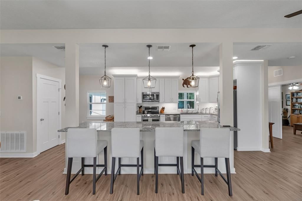 En Venta: $729,000 (5 camas, 3 baños, 2495 Pies cuadrados)