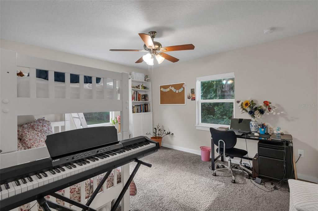 En Venta: $729,000 (5 camas, 3 baños, 2495 Pies cuadrados)