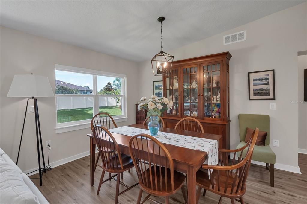 En Venta: $729,000 (5 camas, 3 baños, 2495 Pies cuadrados)