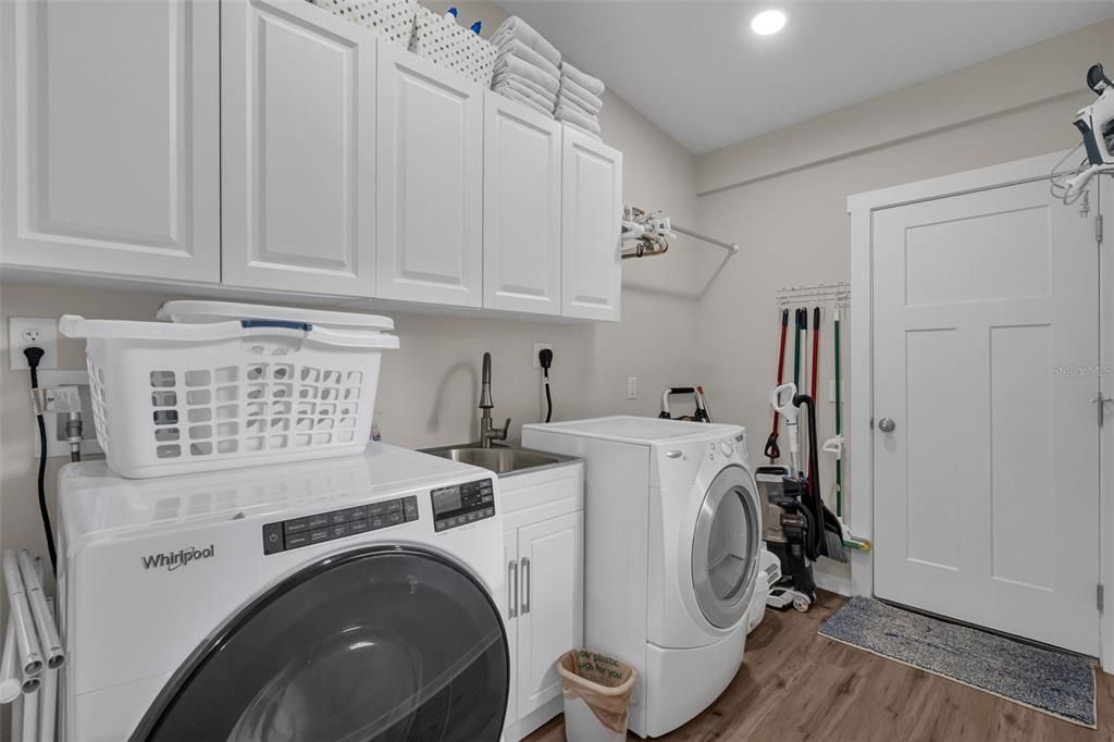 En Venta: $729,000 (5 camas, 3 baños, 2495 Pies cuadrados)