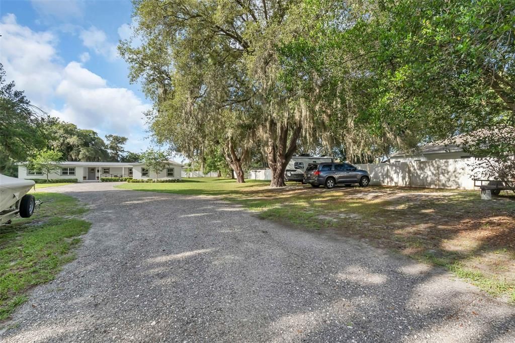 En Venta: $729,000 (5 camas, 3 baños, 2495 Pies cuadrados)