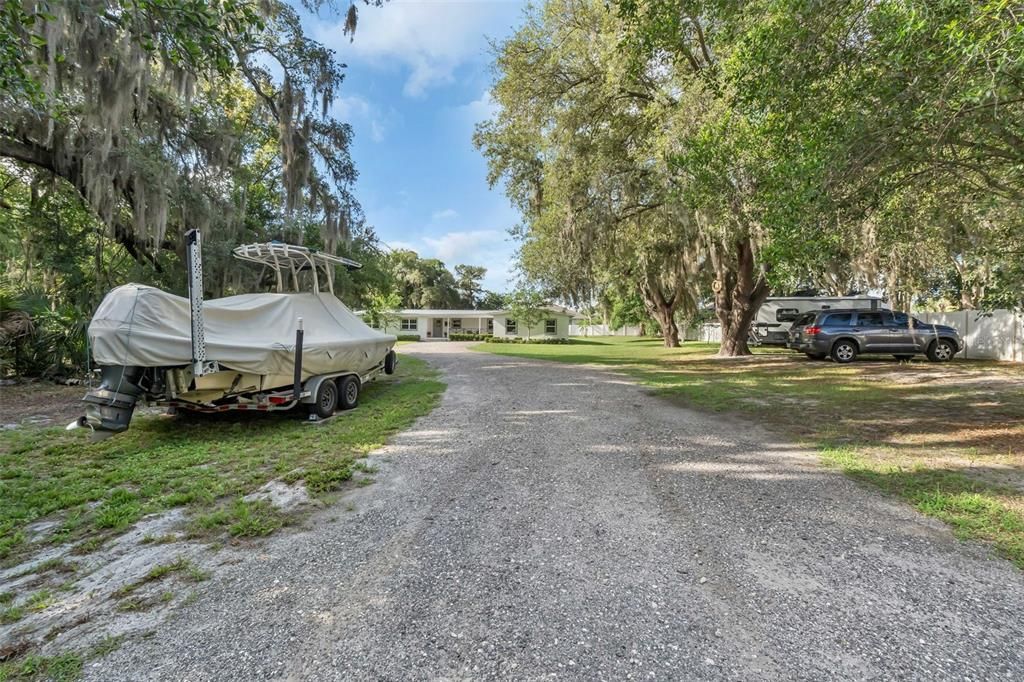 En Venta: $729,000 (5 camas, 3 baños, 2495 Pies cuadrados)