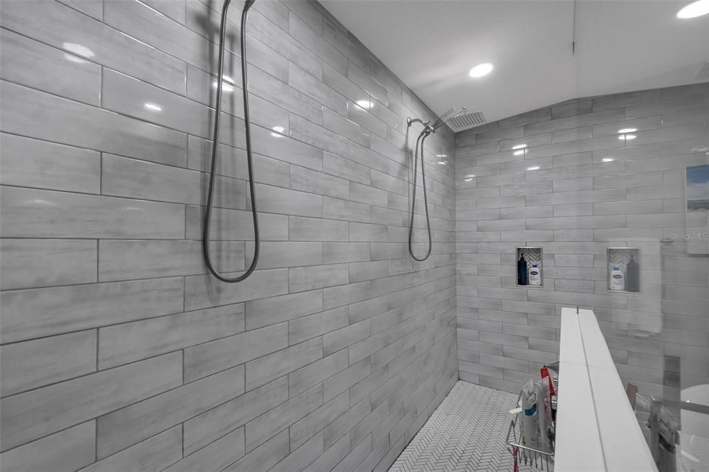 En Venta: $729,000 (5 camas, 3 baños, 2495 Pies cuadrados)
