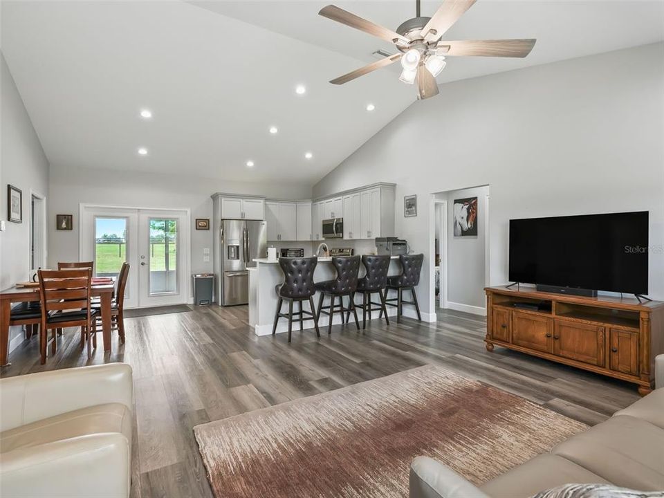 For Sale: $595,000 (3 beds, 2 baths, 1485 Square Feet)