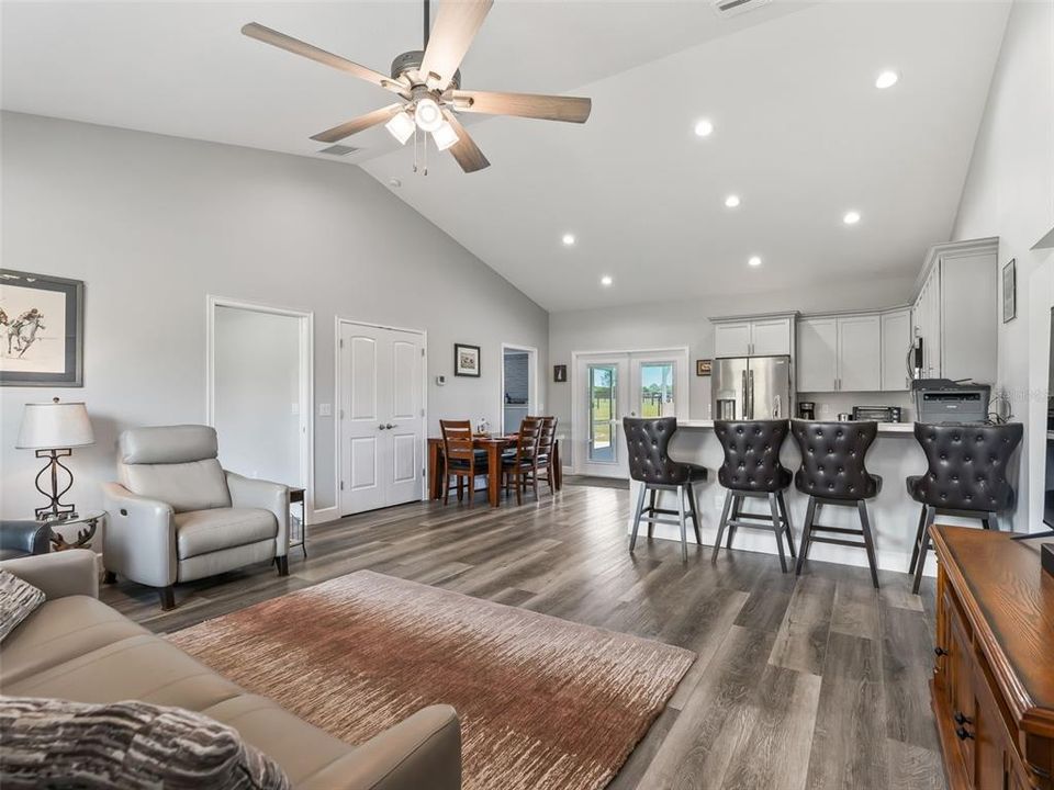 For Sale: $595,000 (3 beds, 2 baths, 1485 Square Feet)